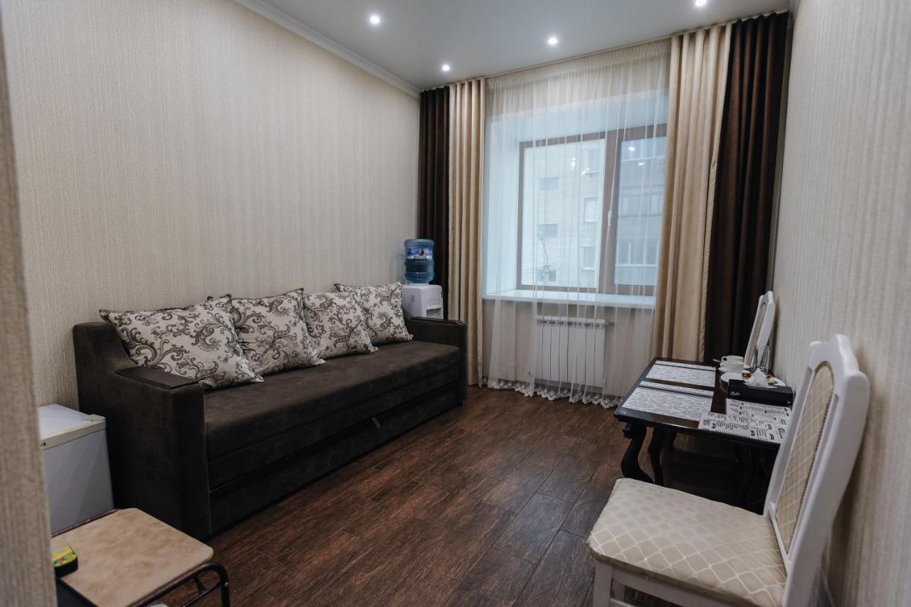 Altyn Adam Hotel ペトロパブロフスク エクステリア 写真