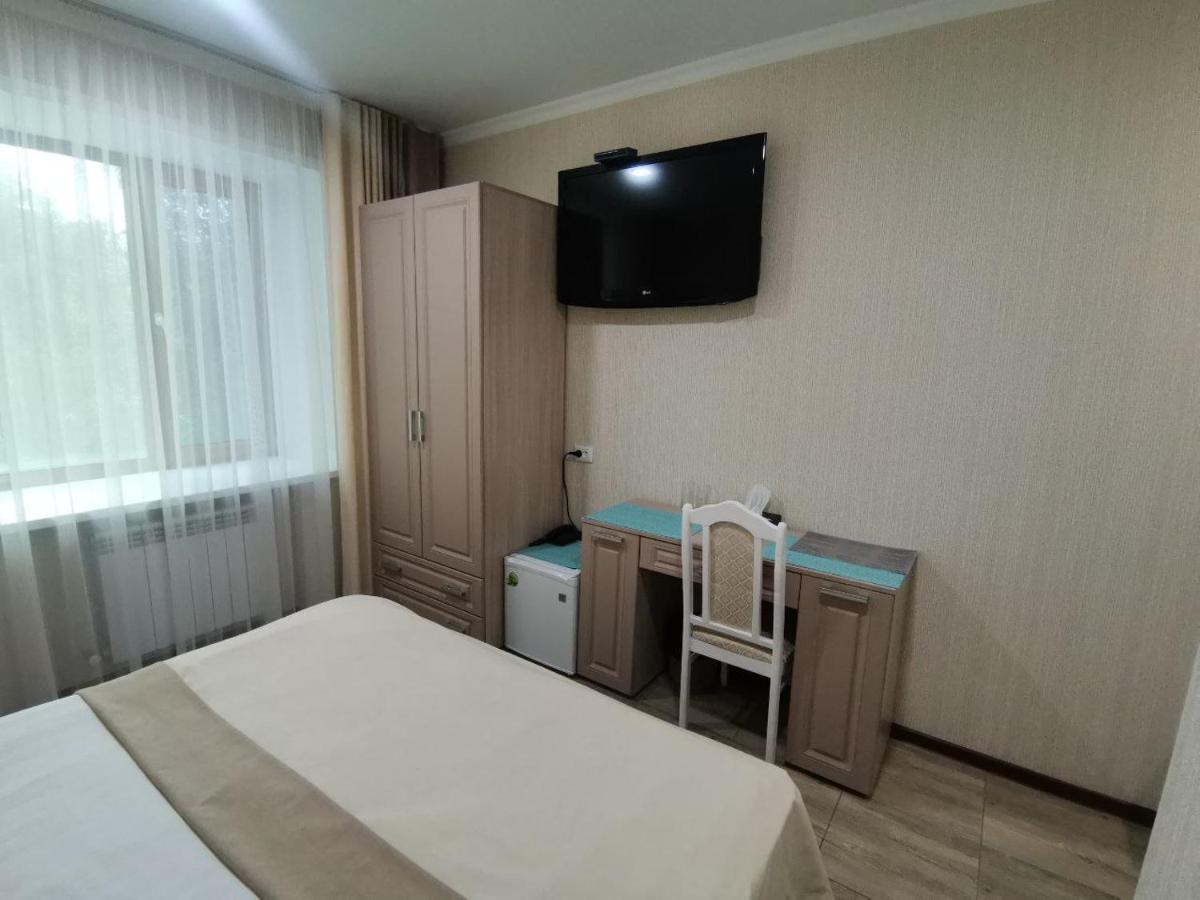 Altyn Adam Hotel ペトロパブロフスク エクステリア 写真