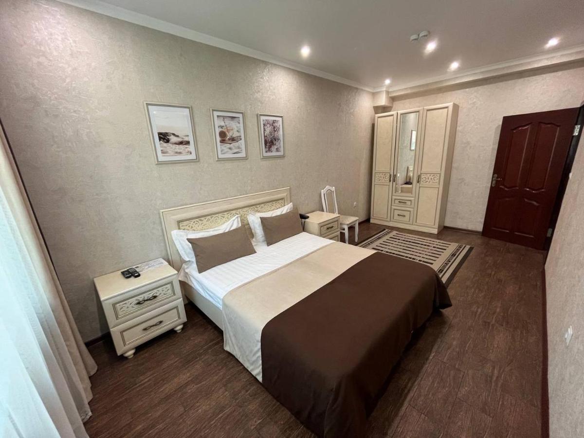 Altyn Adam Hotel ペトロパブロフスク エクステリア 写真