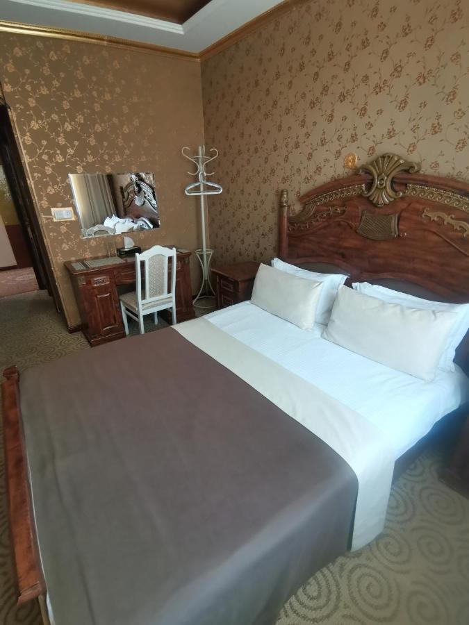 Altyn Adam Hotel ペトロパブロフスク エクステリア 写真