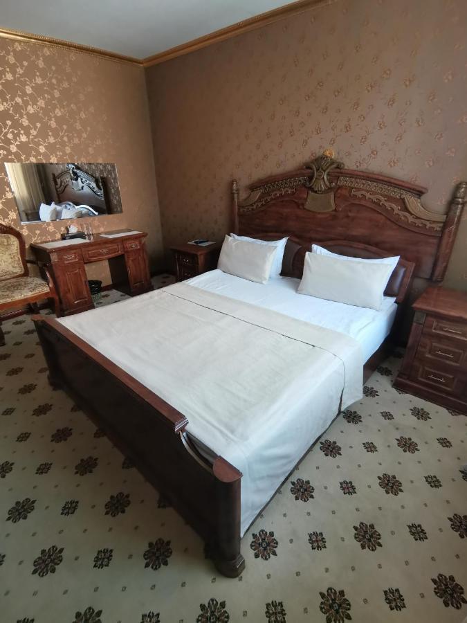 Altyn Adam Hotel ペトロパブロフスク エクステリア 写真
