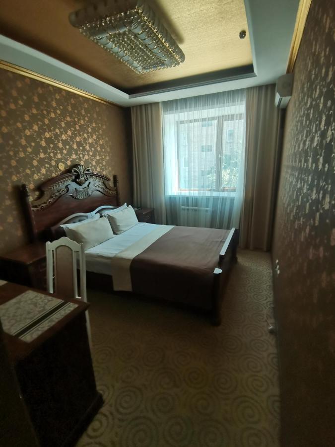 Altyn Adam Hotel ペトロパブロフスク エクステリア 写真