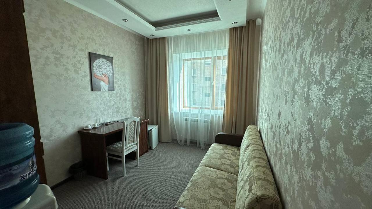 Altyn Adam Hotel ペトロパブロフスク エクステリア 写真