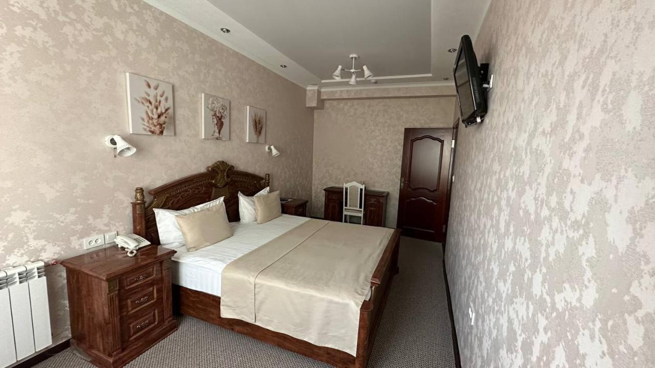 Altyn Adam Hotel ペトロパブロフスク エクステリア 写真