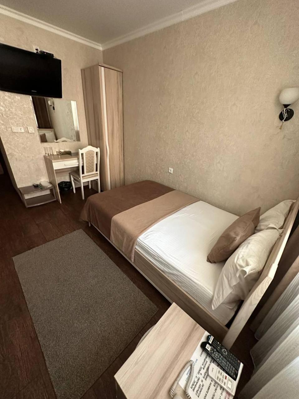 Altyn Adam Hotel ペトロパブロフスク エクステリア 写真
