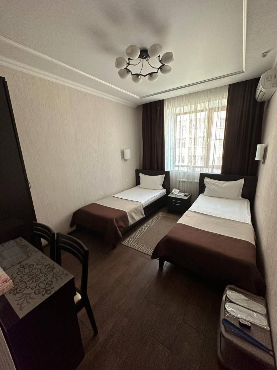 Altyn Adam Hotel ペトロパブロフスク エクステリア 写真