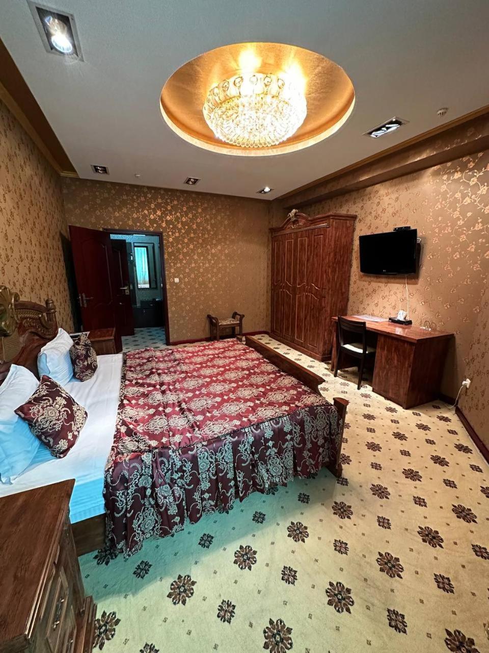 Altyn Adam Hotel ペトロパブロフスク エクステリア 写真