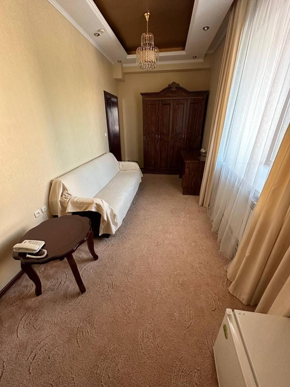 Altyn Adam Hotel ペトロパブロフスク エクステリア 写真