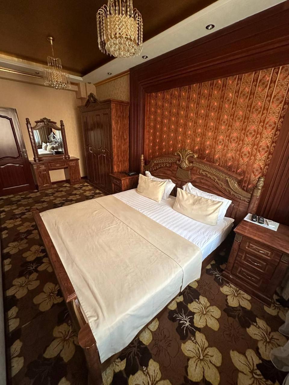 Altyn Adam Hotel ペトロパブロフスク エクステリア 写真