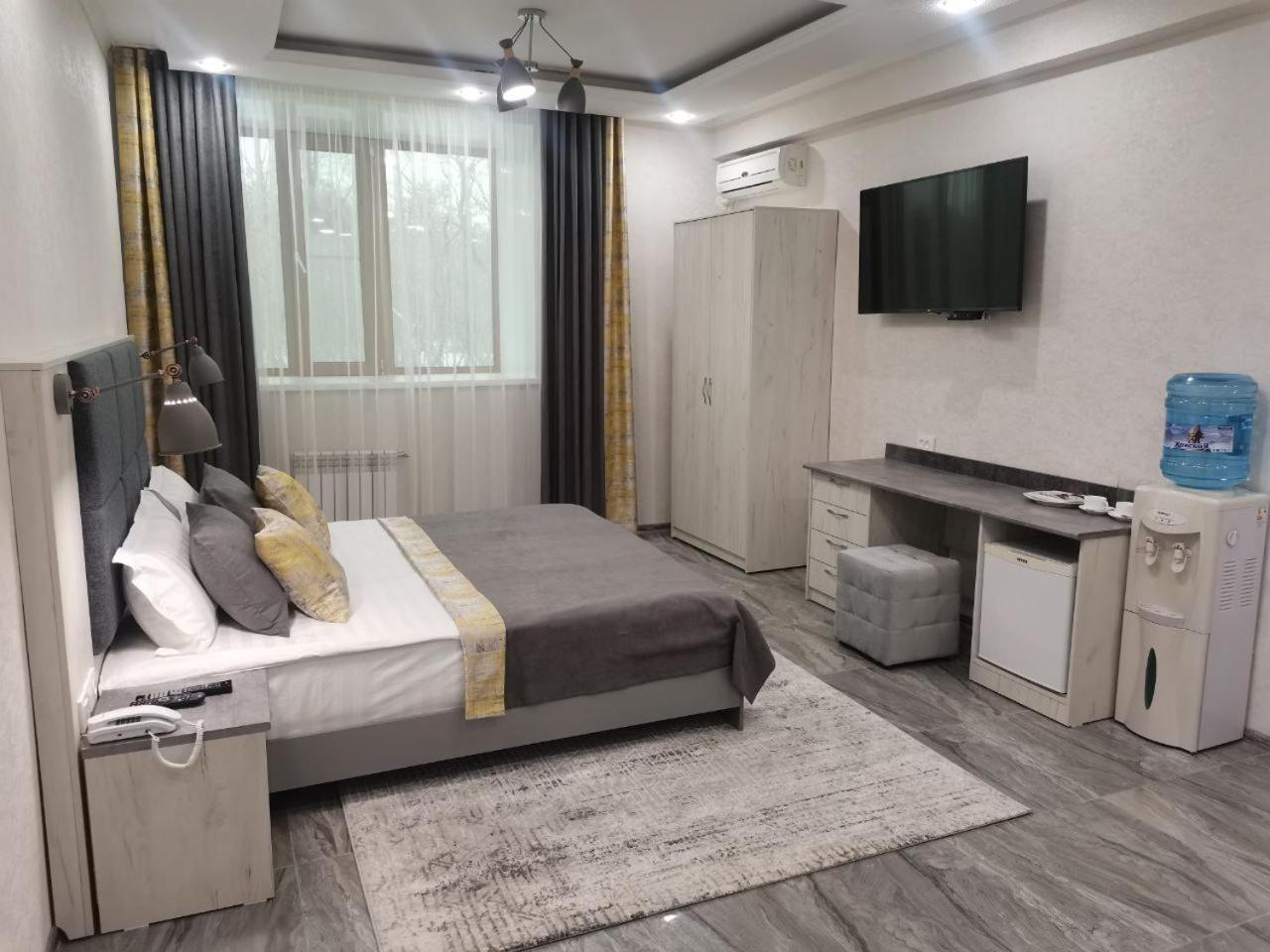 Altyn Adam Hotel ペトロパブロフスク エクステリア 写真