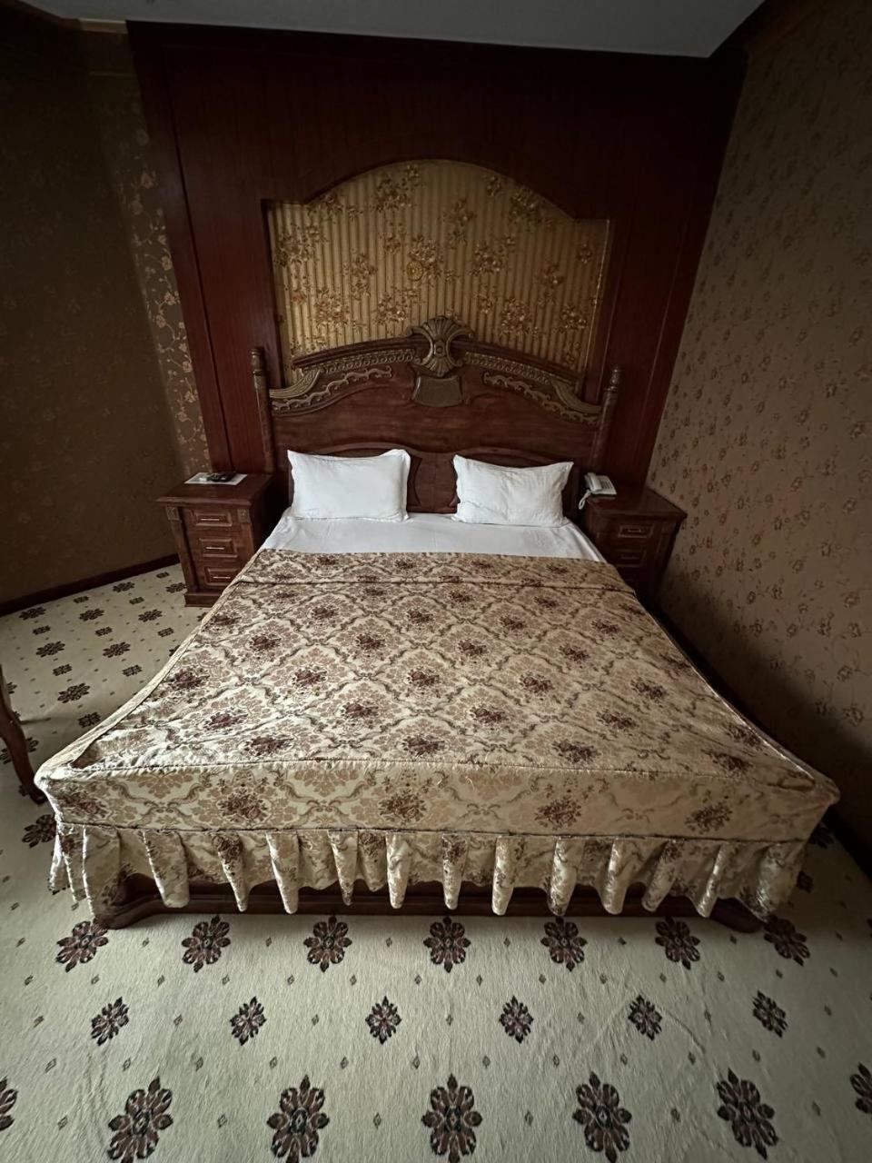 Altyn Adam Hotel ペトロパブロフスク エクステリア 写真