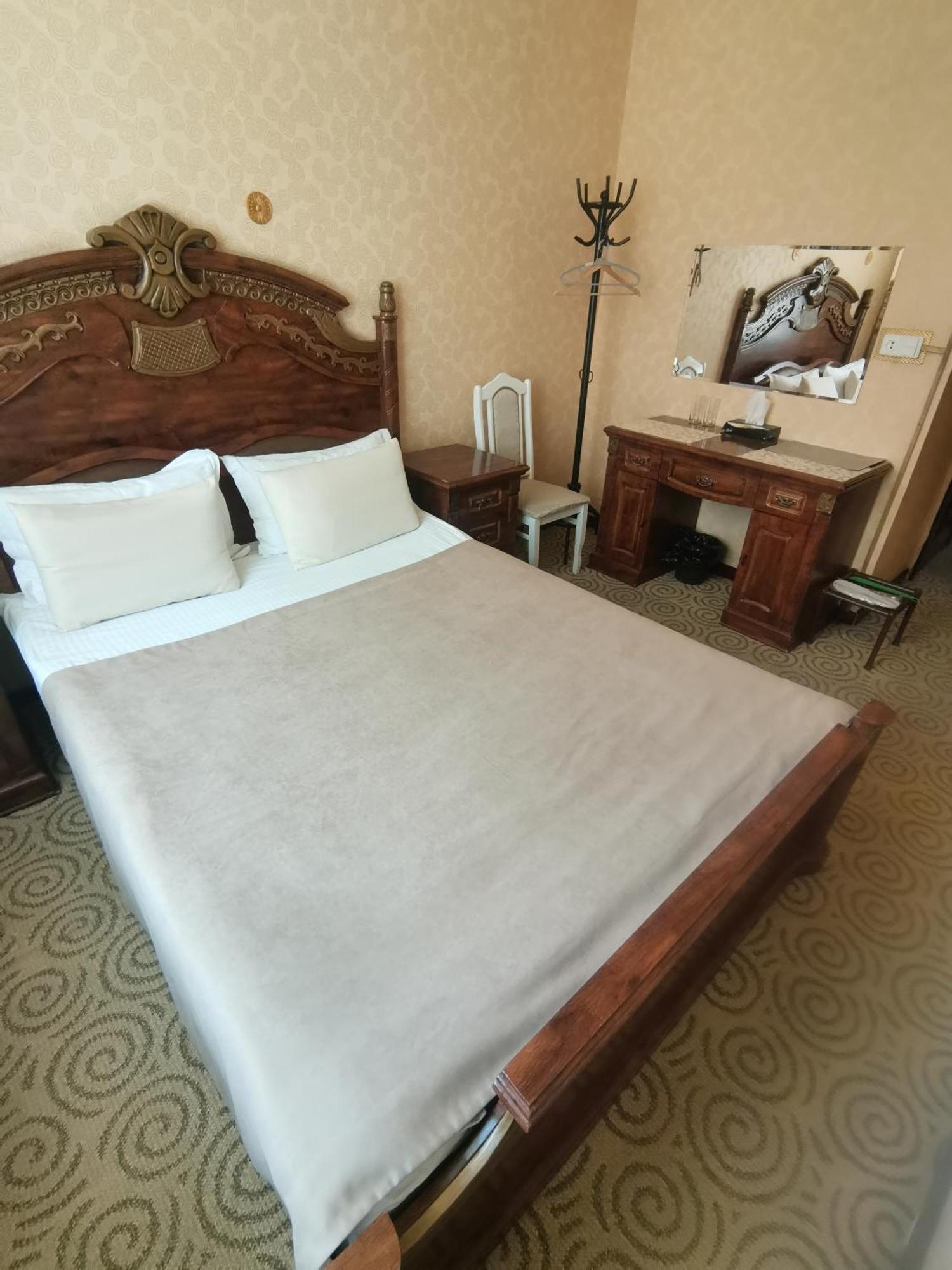 Altyn Adam Hotel ペトロパブロフスク エクステリア 写真