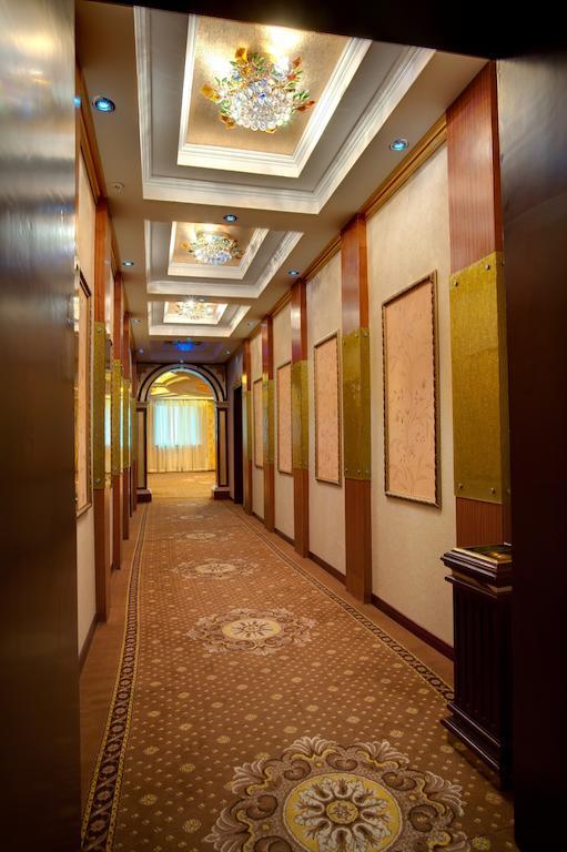 Altyn Adam Hotel ペトロパブロフスク エクステリア 写真